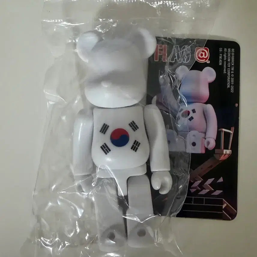 [BUNJANG] Bearbrick 44th Flag Series Korea / 베어브릭 44탄 플래그 대한민국