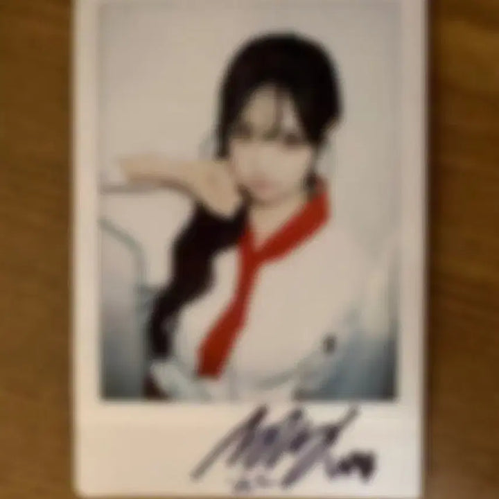 [BUNJANG] tripleS Nakyung Signed Polaroid / 트리플에스 김나경 싸인 폴라로이드
