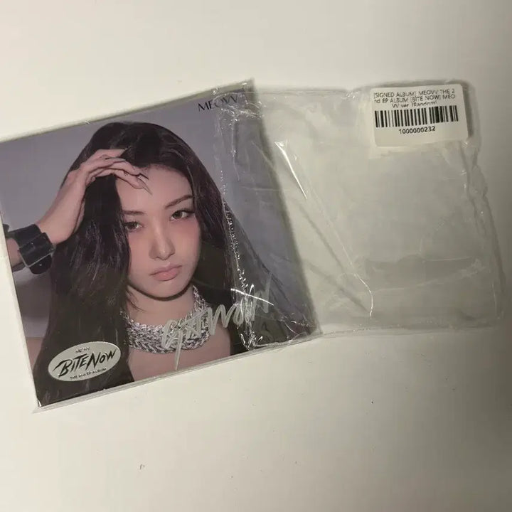 [BUNJANG] Miyaw Signed Album The Black Solo Album Gawon / 미야오 싸인 앨범 더블랙 개인반 가원