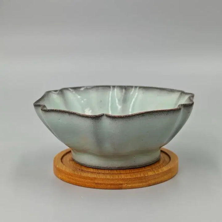 [BUNJANG] Qing Dynasty Early Longquan Celadon Lobed Flower-Shaped Bowl / 청대 초기 용천요 청자 빙렬유 능화형완 요지 출토품 중국도자기 골동품 고미술품 수집품