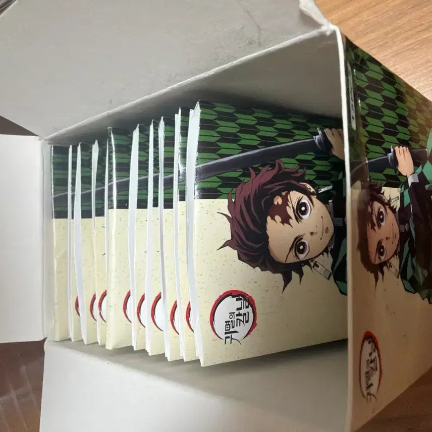 [BUNJANG] Demon Slayer 11-Piece Button Badge Bundle Set / 일괄) 11개 귀멸의 칼날 캔뱃지