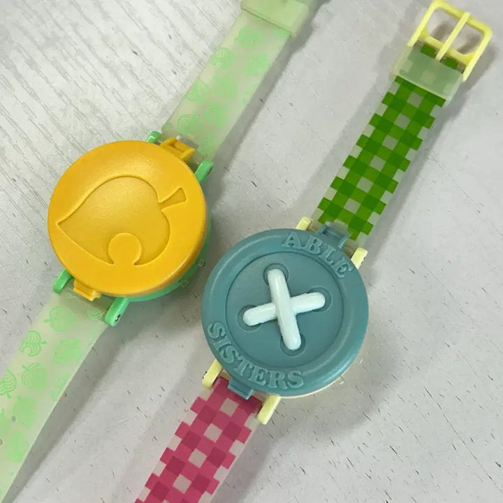 [BUNJANG] Animal Crossing Tom Nook, Timmy, Tommy, and Able Sisters Clock / 동물의숲 동숲 시계 너굴 콩돌밤돌 에이블 시스터즈