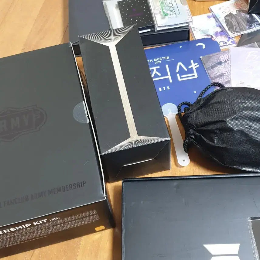 [BUNJANG] BTS Bundle Set Album Goods Photobook Magazine Army Bomb Membership Kit / 방탄소년단 BTS 앨범 굿즈 포토북 잡지 아미밤 응원봉 멤버십키트 팬클럽키트 일괄 판매합니다