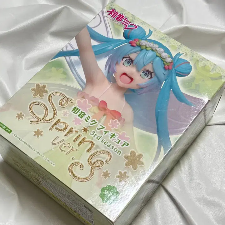 [BUNJANG] Taito Hatsune Miku Spring Figure (Sealed) / [정품] 타이토 하츠네 미쿠 스프링 피규어, 미개봉, 새상품입니다.