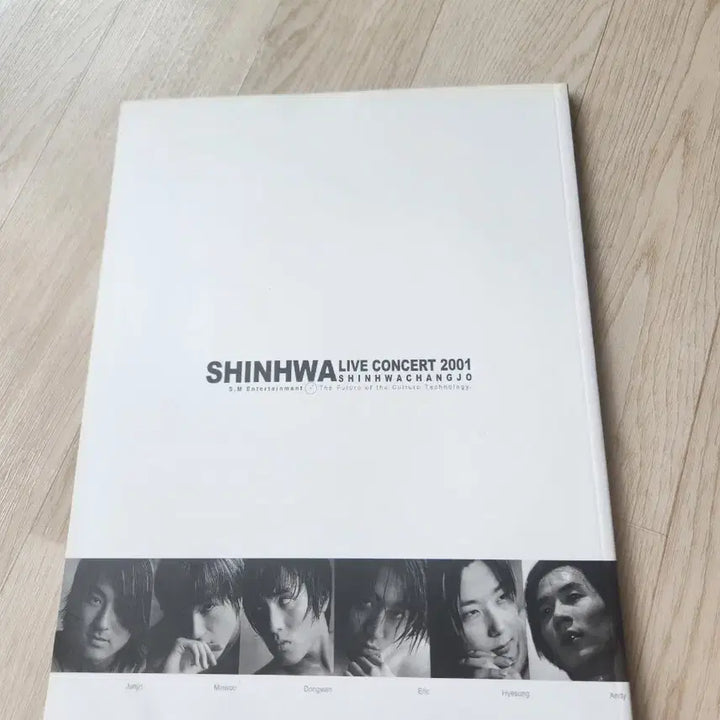 [BUNJANG] Shinhwa Live Concert 2001 Album / 신화 라이브 콘서트 2001 앨범