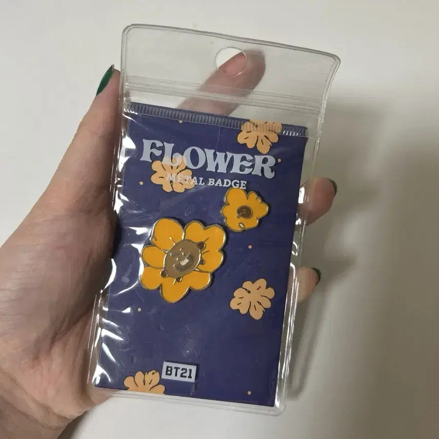 [BUNJANG] BT21 Flower Metal Badge Set / 라인프렌즈 bt21 플라워 메탈 뱃지
