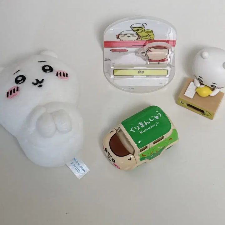 [BUNJANG] Chiikawa Kurimanju Gacha Doll Watch Tomica / 먼작귀 치이카와 쿠리만쥬 가챠 인형 시계 토미카