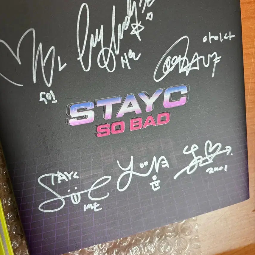 [BUNJANG] STAYC SO BAD, ASAP Signed Album Bundle Set / 스테이씨 SO BAD, ASAP 앨범 사인반 판매