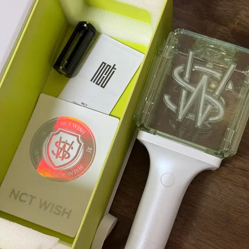 [BUNJANG] NCT Official Light Stick"NCTzens" Full Box / 엔시티 응원봉 믐뭔봄 풀박스 양도