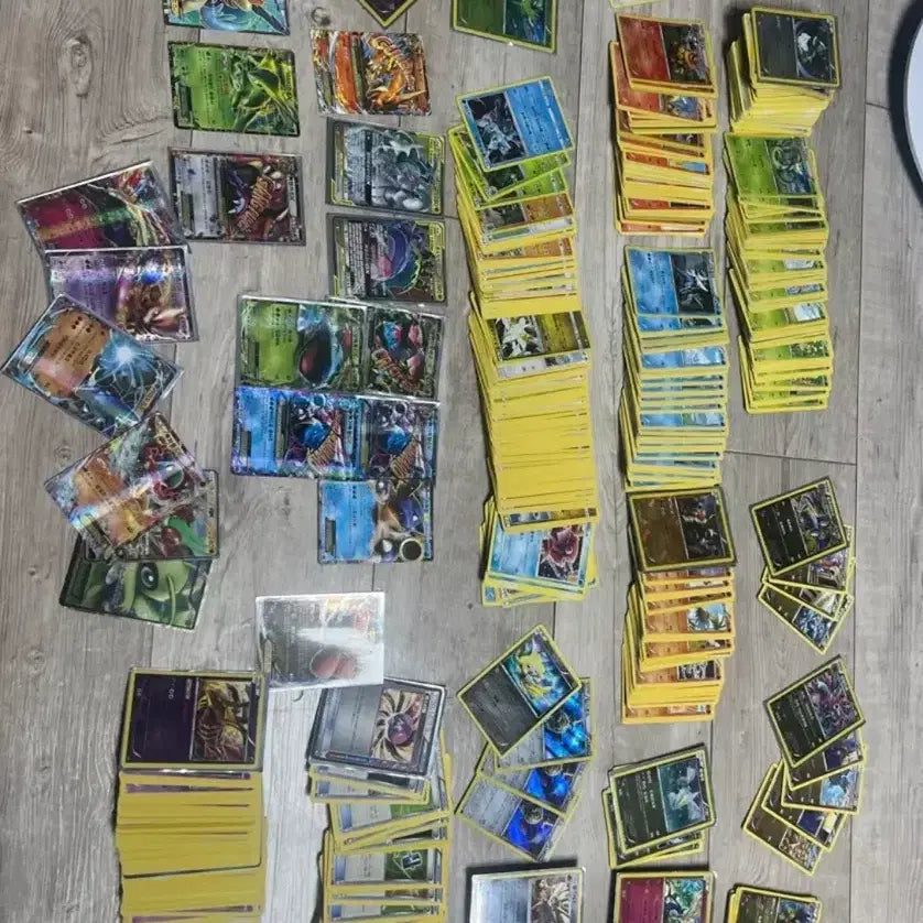 [BUNJANG] Vintage Pokemon Cards BW/XY Series Bundle Set / 떨이) 고전 포켓몬스터 드래곤 빌리지 드빌 &amp; 포켓몬 &amp; 유희왕 등 카드 및 동전, 토큰, 악세사리  BW, xy 썬더일레븐, 몬길, 공룡 등 카드 수백장 가량 일괄
