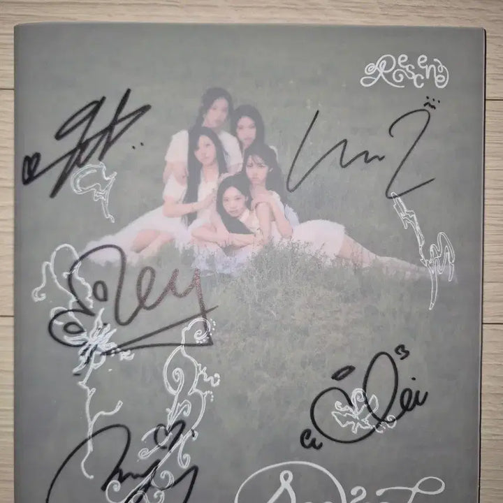 [BUNJANG] Rizanne Dearest Deja Vu Signed Album / 리센느 Dearest 데자부 친필 싸인 앨범
