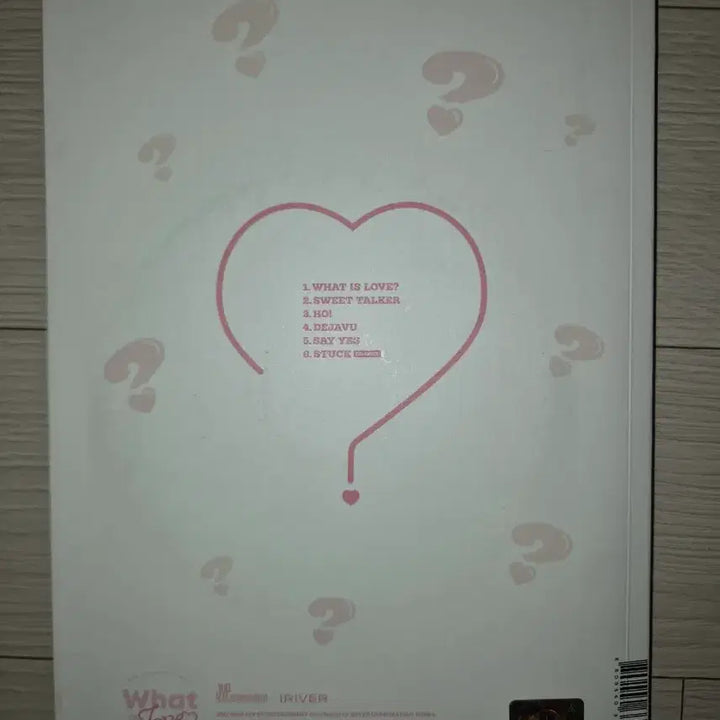 [BUNJANG] Twice What is Love? Album Signed / 트와이스 What is Love? 앨범 친필 싸인반 포카X