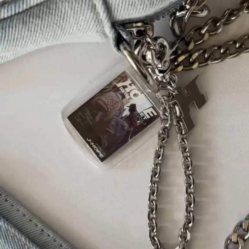 [BUNJANG] J-Hope HOPE ON THE STREET Keychain (Sealed) / 제이홉 홉온스 키링 미개봉 새상품 양도 / j-hope HOPE ON THE STREET