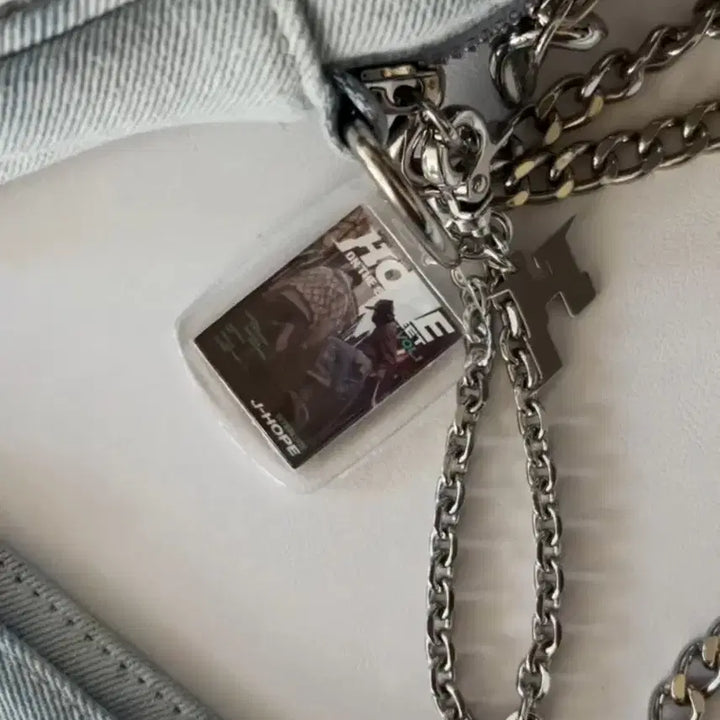 [BUNJANG] J-Hope HOPE ON THE STREET Keychain (Sealed) / 제이홉 홉온스 키링 미개봉 새상품 양도 / j-hope HOPE ON THE STREET