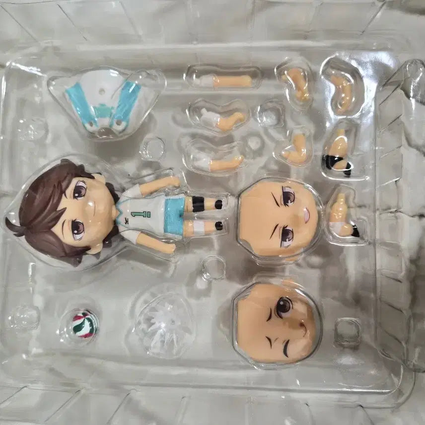 [BUNJANG] Haikyuu!! Oikawa Nendoroid, Puzzle, Cards, Paper Stand Set / 하이큐 굿즈 세트(오이카와 넨도, 퍼즐, 카드묶음,종이 스탠드)