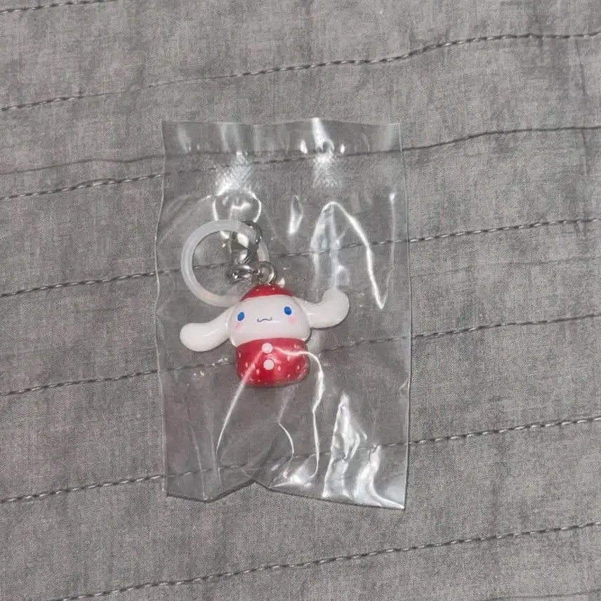 [BUNJANG] Sanrio Strawberry Cinnamoroll Charm Gacha Keyring / 산리오 딸기 시나모롤 메지루시 가챠 키링