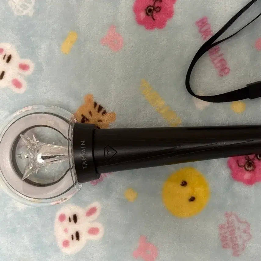 [BUNJANG] Taemin Lightstick and Pouch Bundle Set / 태민 응원봉 및 파우치 일괄 판매
