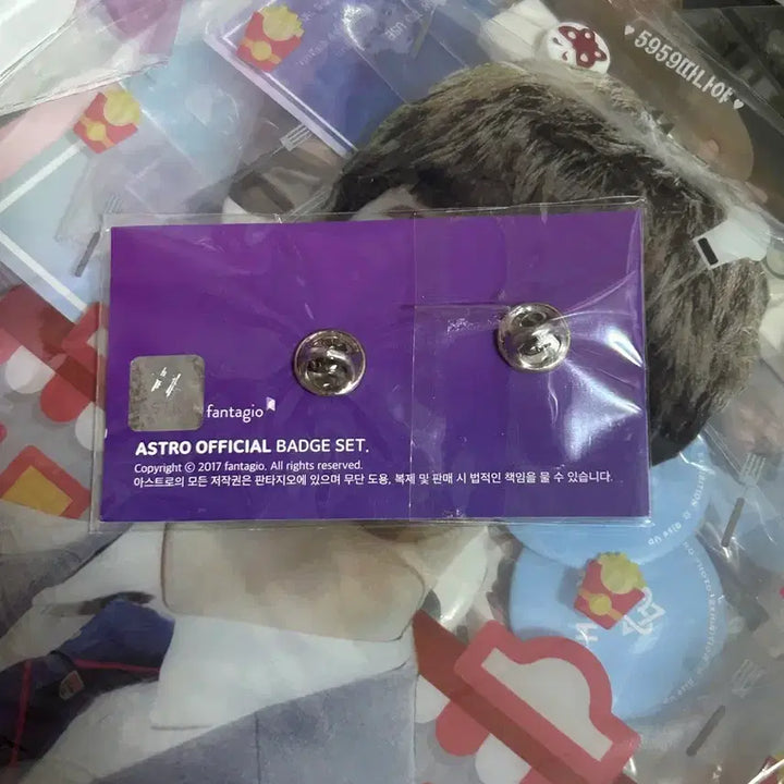 [BUNJANG] Astro Official Bong Bong Badge Set / 새상품)아스트로 공식 뱃지, 아스트로 로봉이 뱃지, 아스트로 뱃지