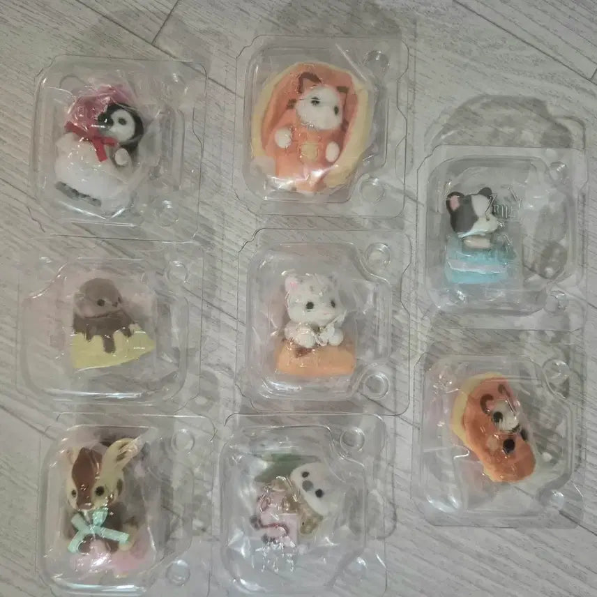 [BUNJANG] Sylvanian Families Happy Sweets Kuji G Prize Full Set (8 Types) Sealed / 실바니안 해피스위츠 쿠지 g상 8종 풀세트 미개봉