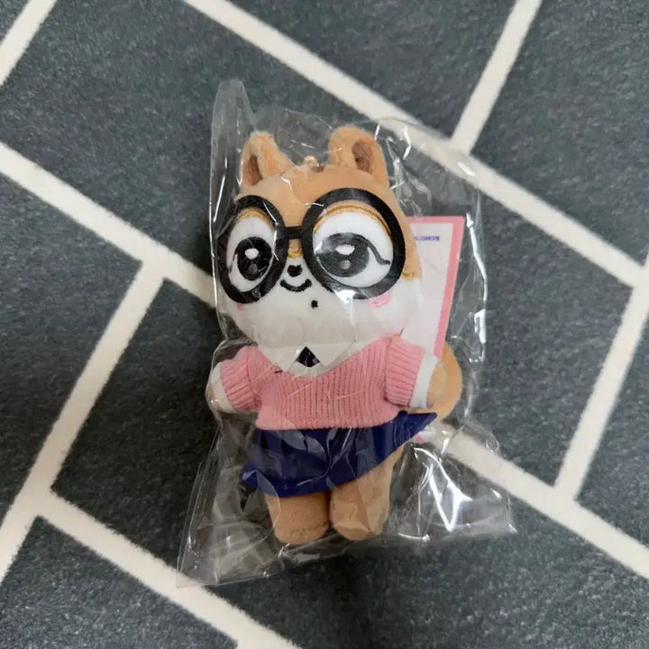 [BUNJANG] IVE Minive School Plush Keychain Da-ri Ga-eul / 미개봉)아이브 미니브 스쿨 플러시 키링 ive minive 달이 가을