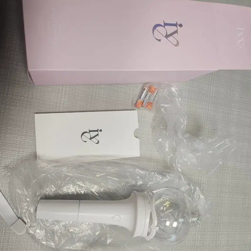 [BUNJANG] IVE Official Lightstick Version 2 / 아이브 응원봉 버전2 포카포함
