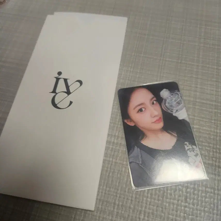 [BUNJANG] IVE Official Lightstick Version 2 / 아이브 응원봉 버전2 포카포함