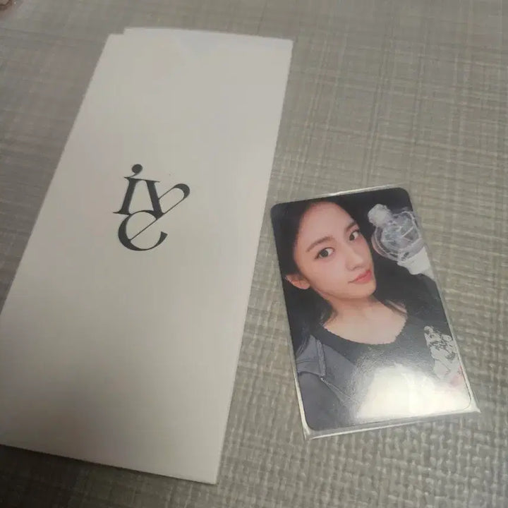 [BUNJANG] IVE Official Lightstick Version 2 / 아이브 응원봉 버전2 포카포함