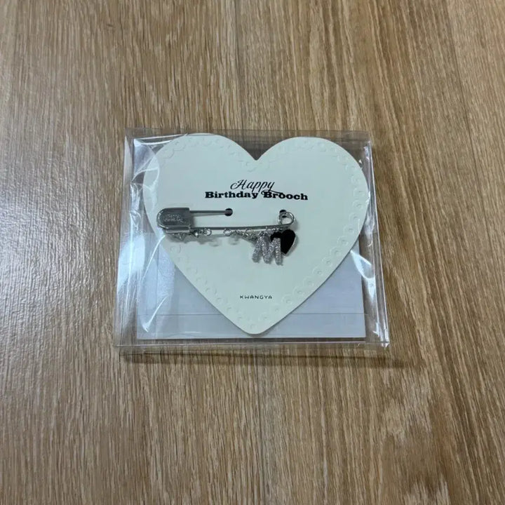 [BUNJANG] Aespa Karina Birthday Brooch / 에스파 카리나 생일 브로치