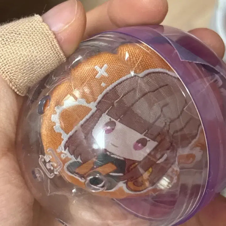 [BUNJANG] Karaful Peach Gacha Badge / 카라후르 피치 뱃지 가챠