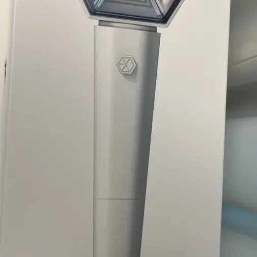 [BUNJANG] EXO Official Light Stick with Suho Photocard / EXO 공식 응원봉 (수호포토카드 포함)