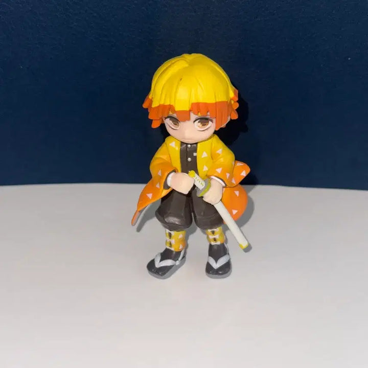 [BUNJANG] Demon Slayer Zenitsu Version Random Figure / 귀멸의 칼날 팔버스 랜덤 피규어 젠이츠 버전