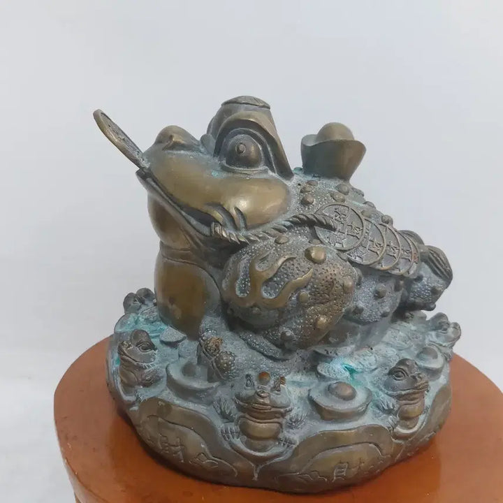 [BUNJANG] Manmuldang Brass Lucky Toad Figurine / 황동 복 두꺼비-  만물당. 소품용