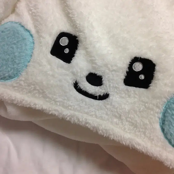 [BUNJANG] ZB1 Gyuvin Hooded Blanket / 제베원 앤더블 규니니 후드 담요