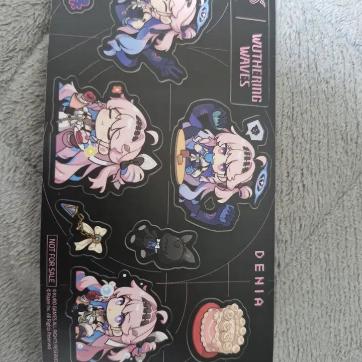 [BUNJANG] Denia Laser Collaboration Can Badge &amp; Sticker Set / 데니아레이저 콜라보 캔뱃지,스티커