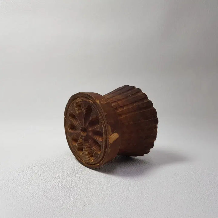 [BUNJANG] Traditional Wooden Tteuksal Flower Pattern Antique Folk Craft / 옛날 전통 목제 떡살 꽃문양 골동 민속품