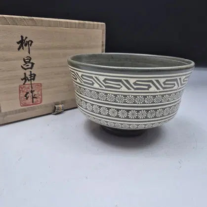 [BUNJANG] Yoo Chang-gon Celadon Inhwamun Buncheong Guiyal Dawon Tea Bowl / 서창 유창곤선생 - 인화문분청귀얄다완/