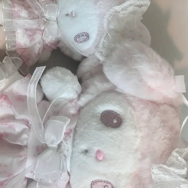 [BUNJANG] Sanrio My Melody Shiroyukihime Mascot Plush Keychain / 마이멜로디 시로이치고 마스코트 인형 키링 산리오