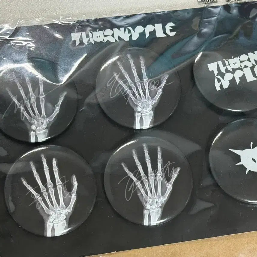 [BUNJANG] Thornapple 2024 Extinction Concert X-Ray Pin Button (Sealed) / 미개봉 쏜애플 멸종콘 엑스레이 핀버튼