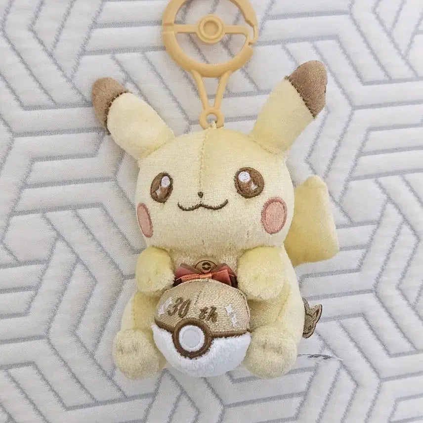 [BUNJANG] Pokemon Pikachu Plush Keychain 30th Anniversary / 포켓몬스터 피카츄 봉제 인형 키링 30주년 기념