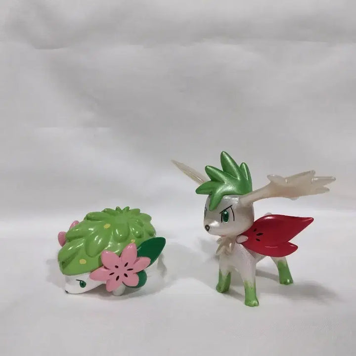 [BUNJANG] Pokemon Moncolle Shaymin Sky Form &amp; Land Form Figure Set (Pearl Version) / 포켓몬 피규어 쉐이미 스카이폼 랜드폼 2종 펄버전 메탈릭 몬코레 몬콜레