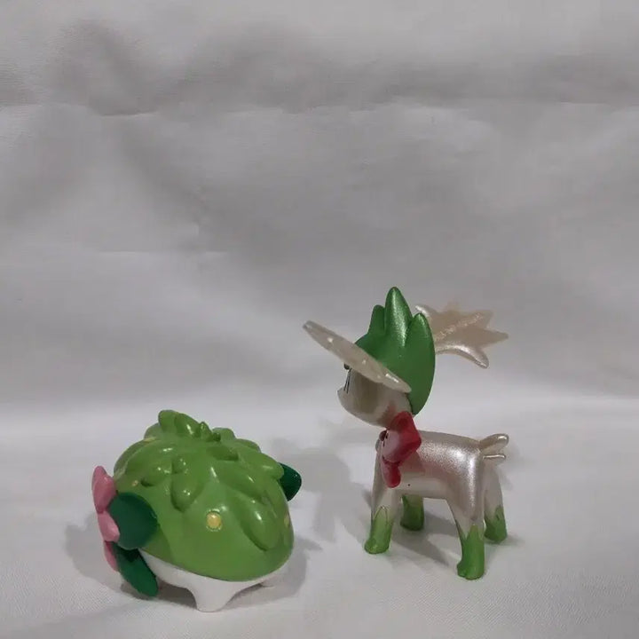 [BUNJANG] Pokemon Moncolle Shaymin Sky Form &amp; Land Form Figure Set (Pearl Version) / 포켓몬 피규어 쉐이미 스카이폼 랜드폼 2종 펄버전 메탈릭 몬코레 몬콜레