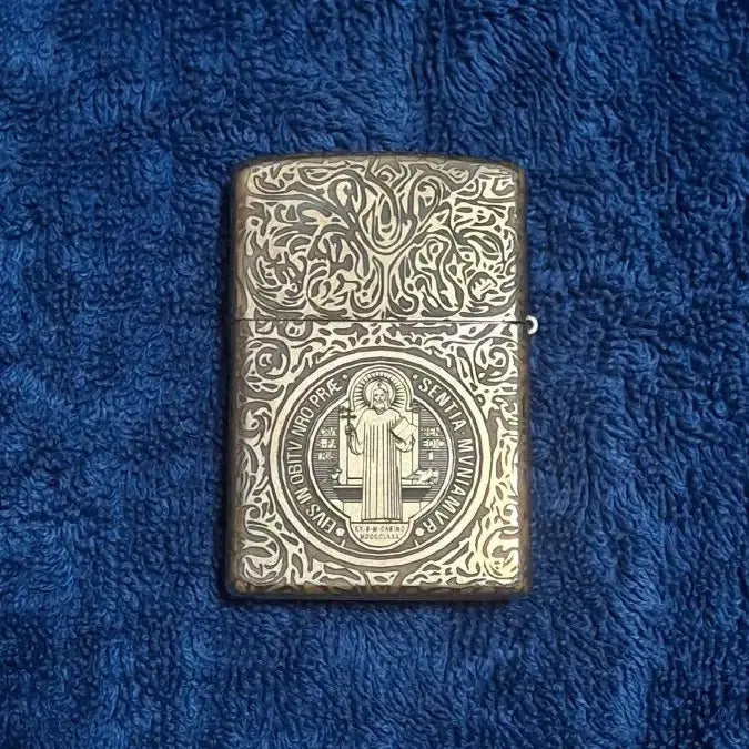 [BUNJANG] Vintage Style Brass Zippo Lighter - St. Benedict Medal Custom / 빈티지st 황동 지포라이터 성 베네딕토 메달 콘스타틴 분도패  커스텀