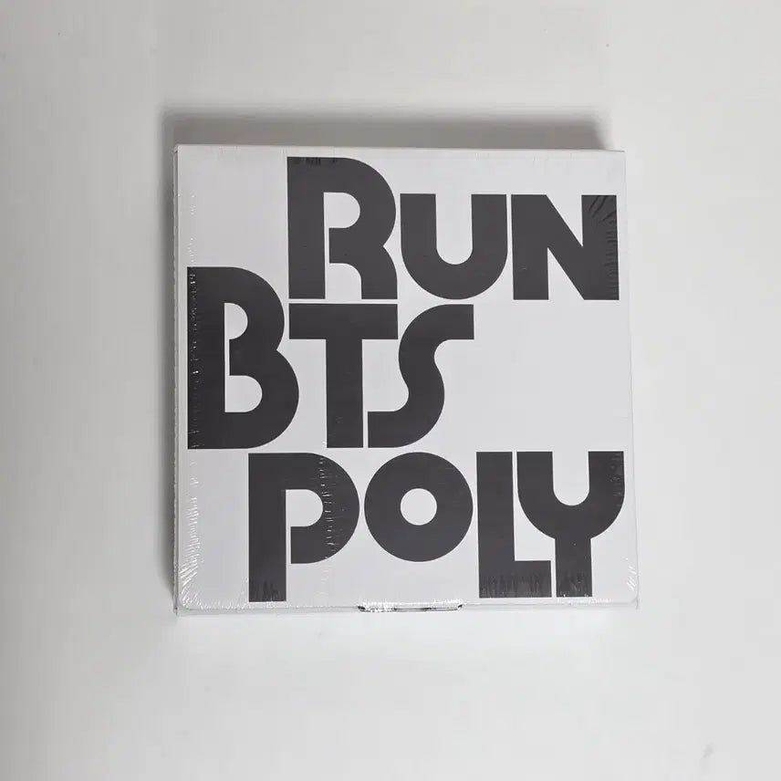 [BUNJANG] BTS RUN BTS! PHOTOBOOK GAME PACK (Sealed) / 미개봉) RUN BTS POLY 포토북 게임팩 방탄