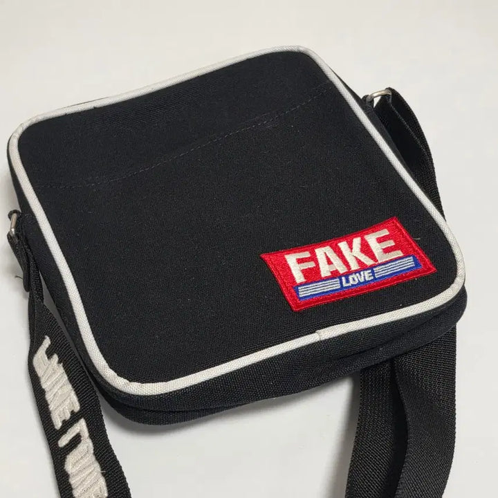 [BUNJANG] BTS Fake Love Acorn Bag / 방탄 페이크러브 도토리 가방 bts fakelove bag