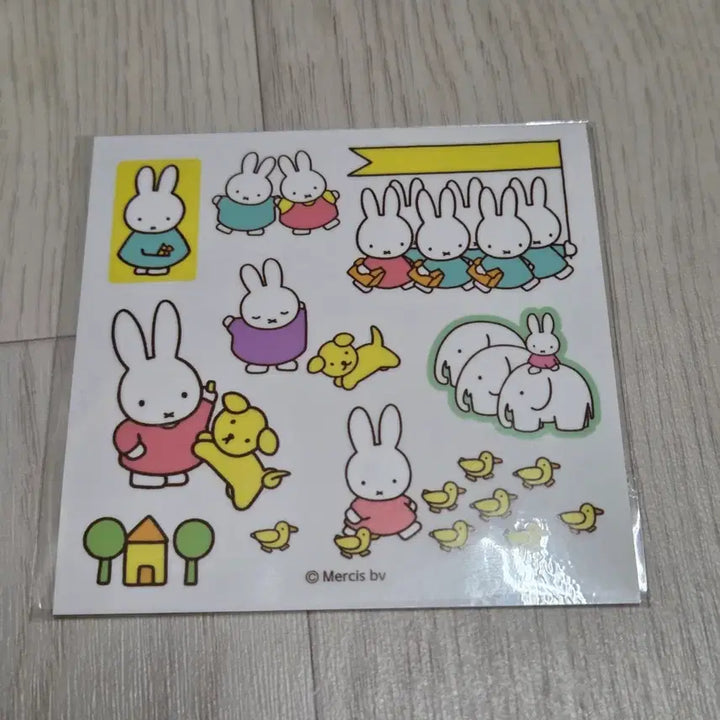 [BUNJANG] Dove x Miffy Collaboration Sealed Hair Scrunchie &amp; Sticker Set / (미개봉)도브 미피 헤어밴드(곱창) 및 도브 미피 스티커 2개일괄