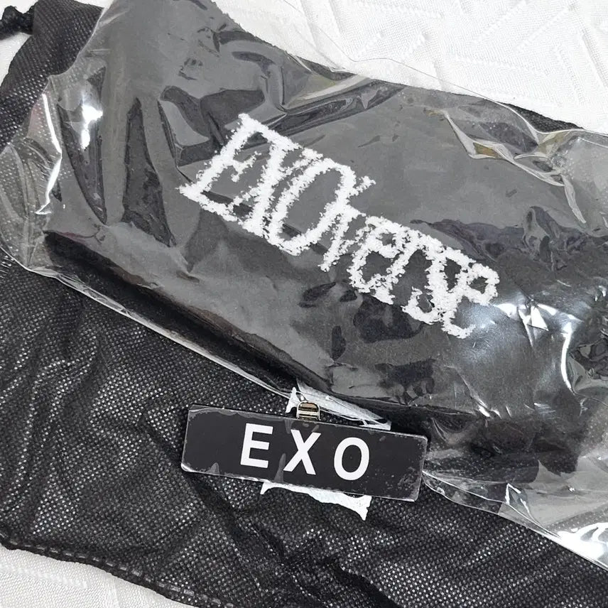 [BUNJANG] EXO Fan Meeting Entry Gift Pajama Socks + ID Tag (Sealed) / (미개봉) EXO 팬미팅 입장선물 수면양말+명찰