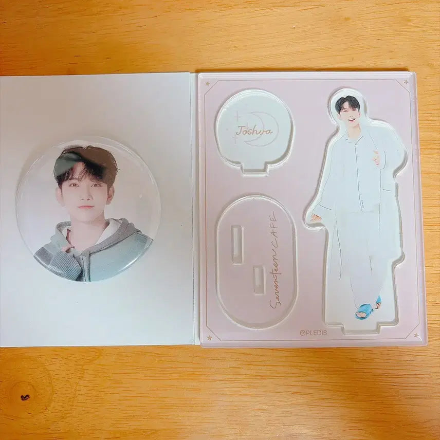 [BUNJANG] SEVENTEEN Japan Cafe Random Acrylic Stand Joshua Pajama / 세븐틴 일본 카페 랜덤 아크릴 스탠드 조슈아 잠옷 파자마