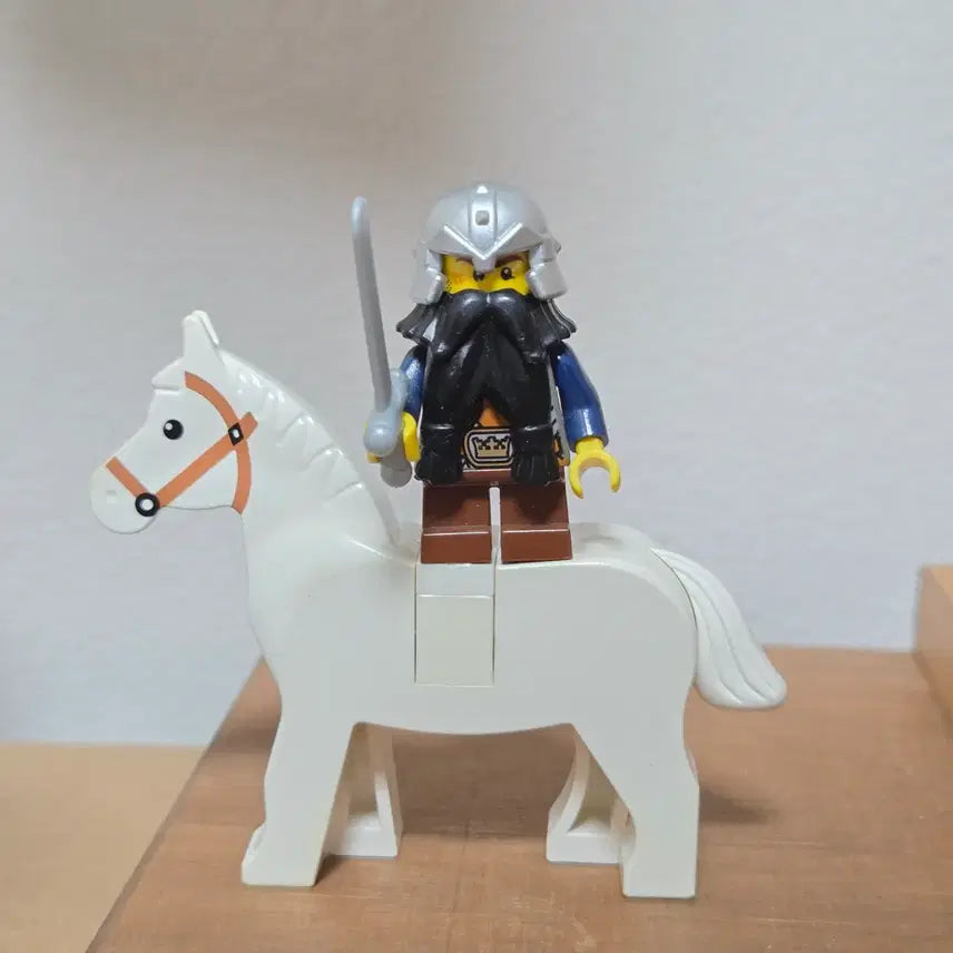 [BUNJANG] LEGO Castle Dwarf and Horse Minifigure Set / 레고 캐슬 드워프와 말 피규어입니다