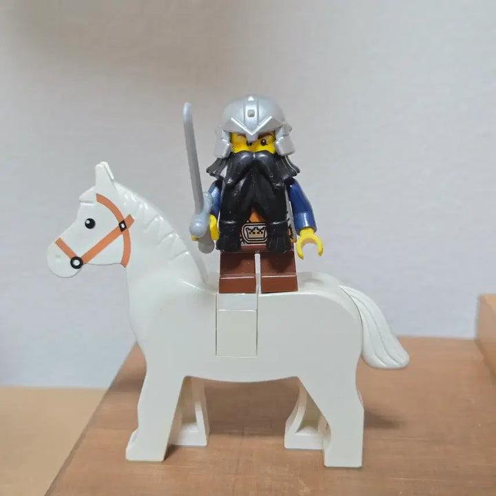 [BUNJANG] LEGO Castle Dwarf and Horse Minifigure Set / 레고 캐슬 드워프와 말 피규어입니다