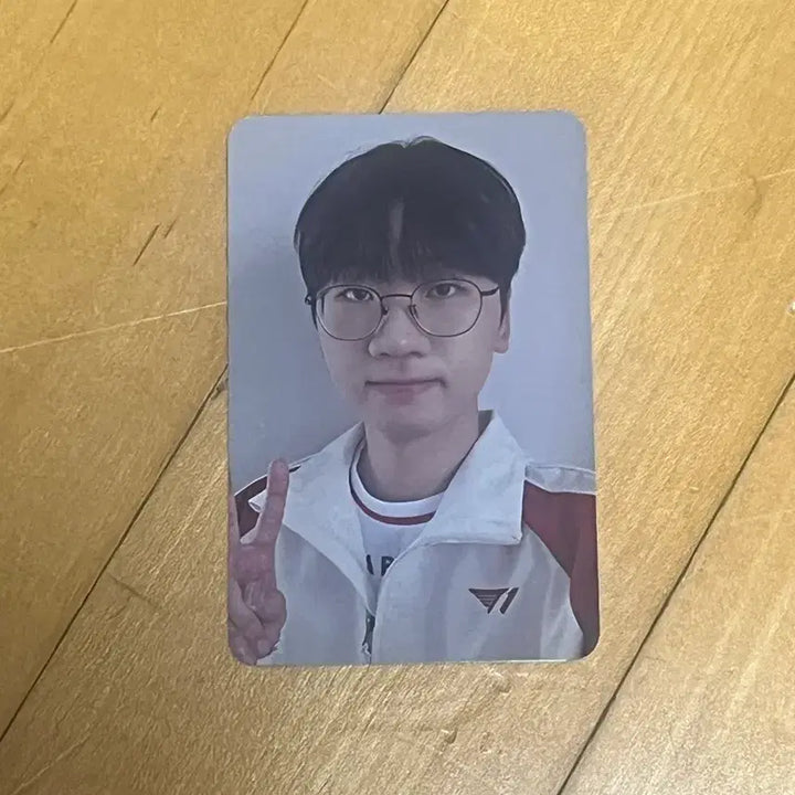 [BUNJANG] T1 Membership Windbreaker Doran Photocard / 티원 멤버십 바람막이 레드 도란 포카